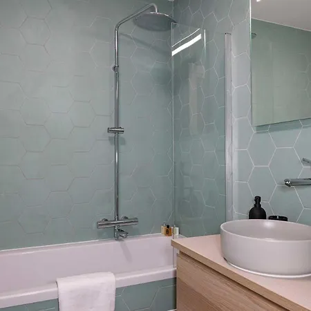 Sublime Flat With Parking And Swimming Pool - Centre Of St Tropez- 2br6p Διαμέρισμα