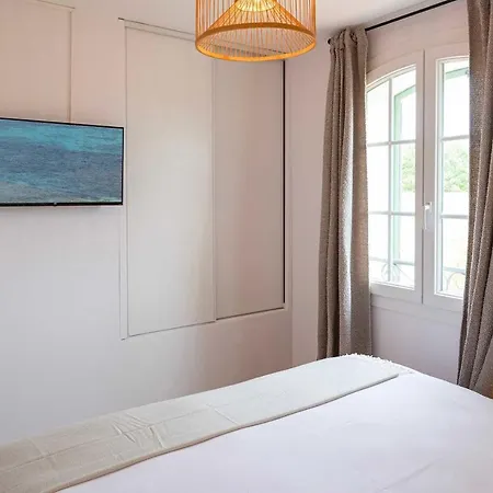 Sublime Flat With Parking And Swimming Pool - Centre Of St Tropez- 2br6p Διαμέρισμα *